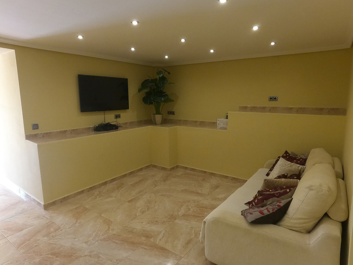 For sale - 5 Bedroom 4 Bathroom House - Detached Villa in Algorfa - Algorfa Centro  - Alicante