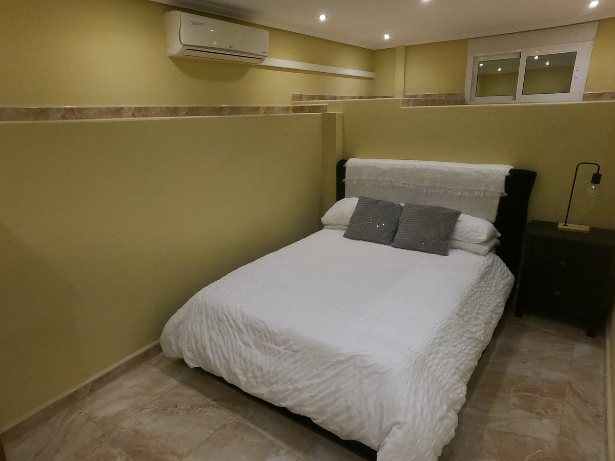 For sale - 5 Bedroom 4 Bathroom House - Detached Villa in Algorfa - Algorfa Centro  - Alicante