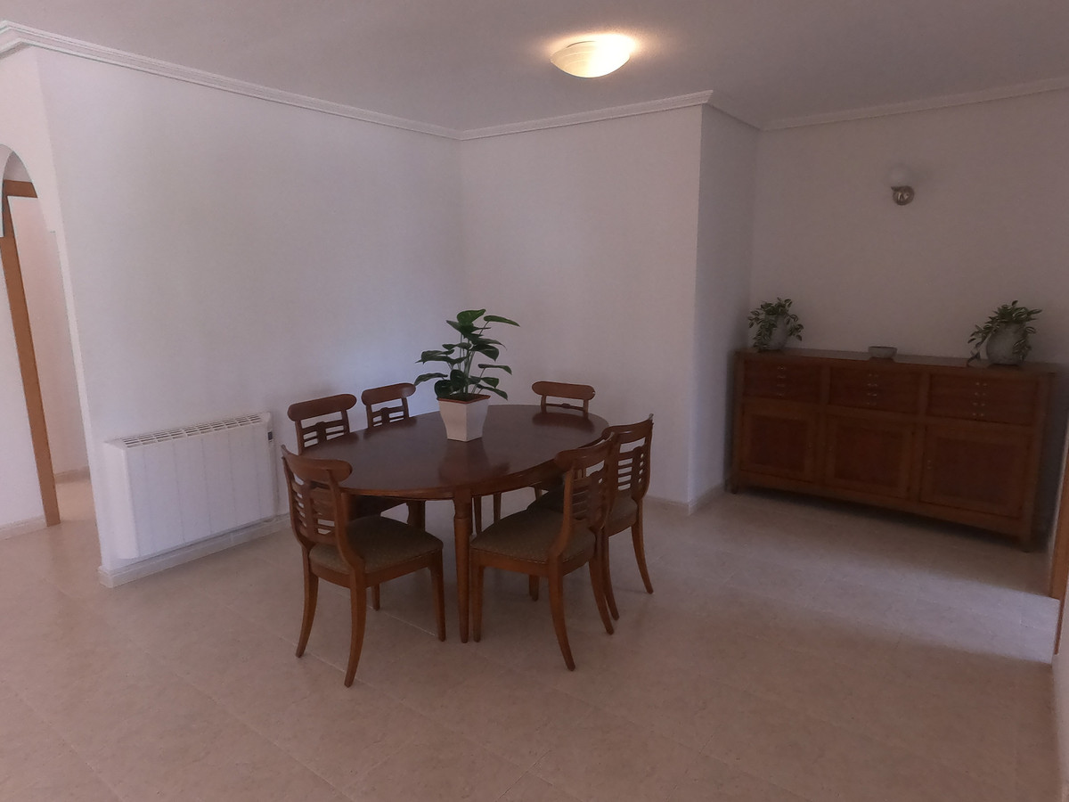For sale - 5 Bedroom 4 Bathroom House - Detached Villa in Algorfa - Algorfa Centro  - Alicante