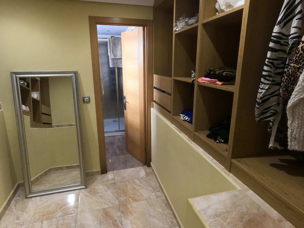 For sale - 5 Bedroom 4 Bathroom House - Detached Villa in Algorfa - Algorfa Centro  - Alicante