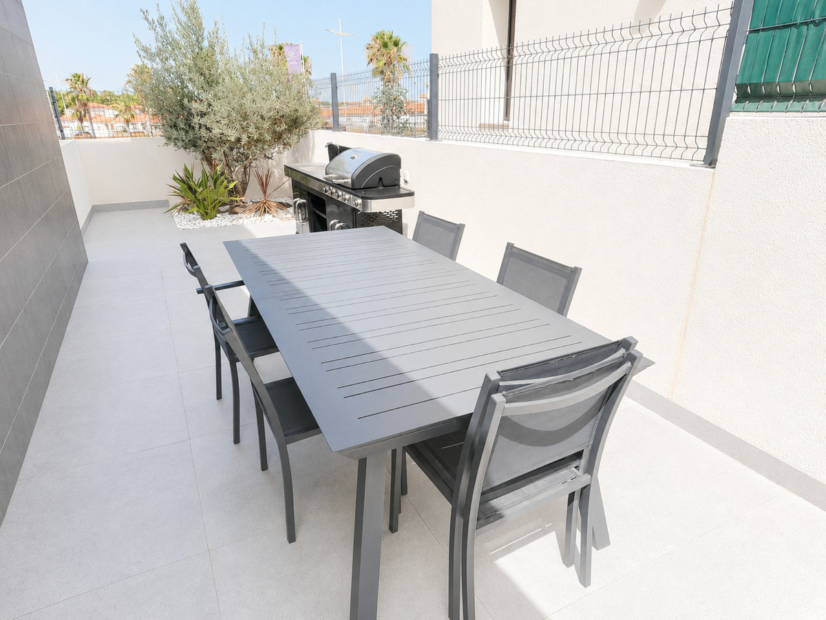 For sale - 5 Bedroom 4 Bathroom House - Detached Villa in Algorfa - La Finca Golf  - Alicante