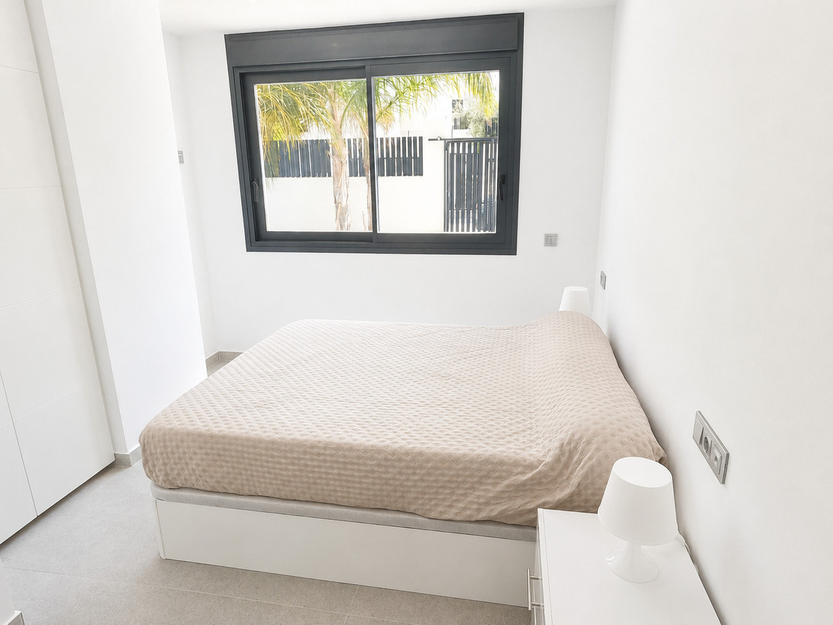 For sale - 5 Bedroom 4 Bathroom House - Detached Villa in Algorfa - La Finca Golf  - Alicante