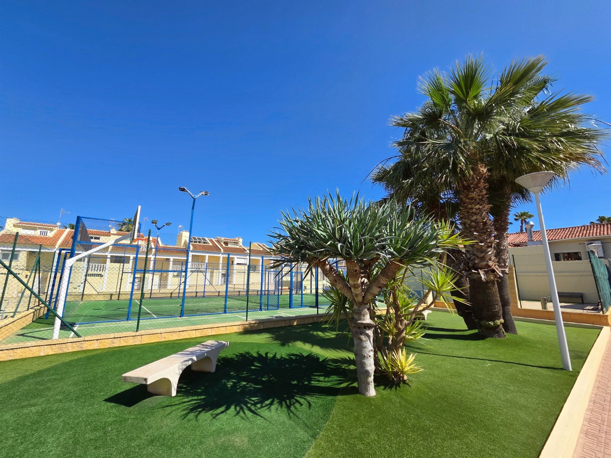 For sale - 3 Bedroom 2 Bathroom House - Townhouse in Torrevieja - La Mata  - Alicante