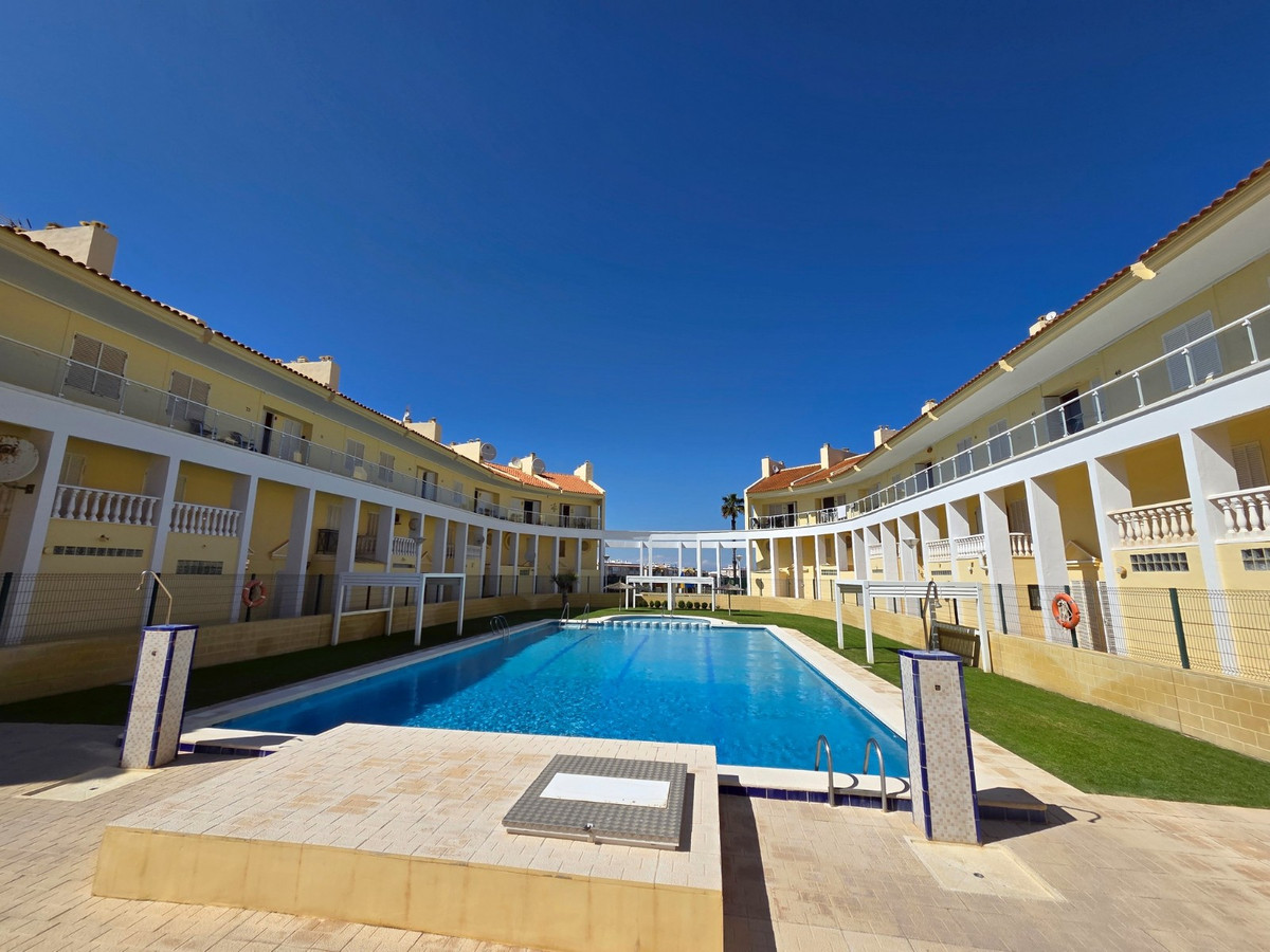 For sale - 3 Bedroom 2 Bathroom House - Townhouse in Torrevieja - La Mata  - Alicante