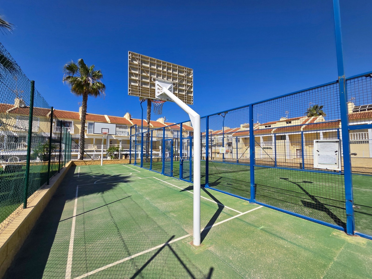 For sale - 3 Bedroom 2 Bathroom House - Townhouse in Torrevieja - La Mata  - Alicante