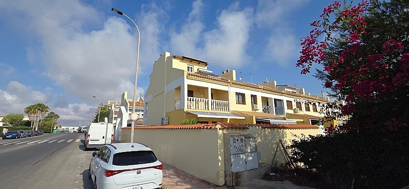 For sale - 3 Bedroom 2 Bathroom House - Townhouse in Torrevieja - La Mata  - Alicante