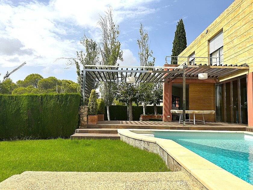 For sale - 4 Bedroom 5 Bathroom House - Detached Villa in Orihuela - Dehesa de Campoamor  - Alicante