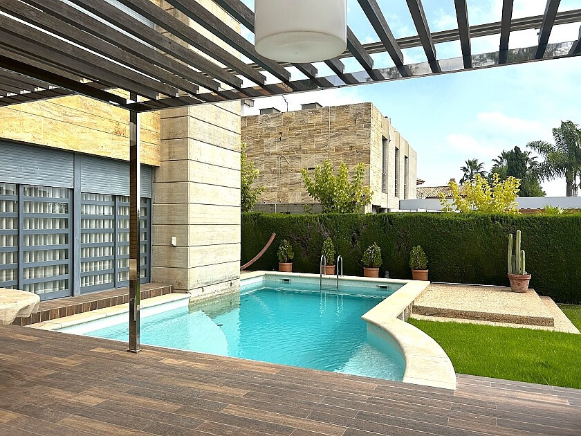 For sale - 4 Bedroom 5 Bathroom House - Detached Villa in Orihuela - Dehesa de Campoamor  - Alicante