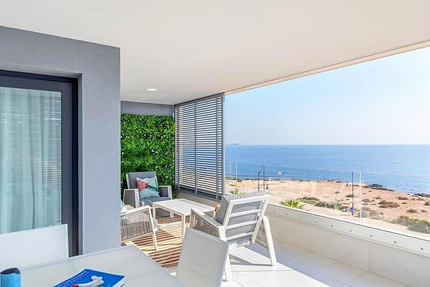 For sale - 3 Bedroom 2 Bathroom Apartment - Middle Floor Apartment in Orihuela - Punta Prima  - Alicante