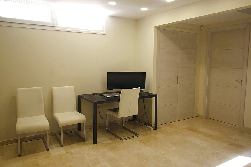 For sale - 5 Bedroom 4 Bathroom House - Detached Villa in Orihuela - La Zenia  - Alicante