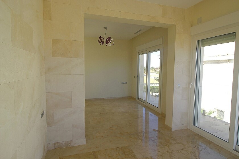 For sale - 5 Bedroom 4 Bathroom House - Detached Villa in Orihuela - La Zenia  - Alicante