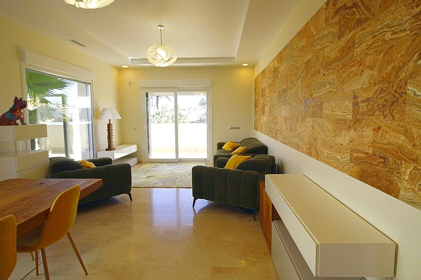 For sale - 5 Bedroom 4 Bathroom House - Detached Villa in Orihuela - La Zenia  - Alicante
