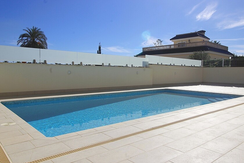 For sale - 5 Bedroom 4 Bathroom House - Detached Villa in Orihuela - La Zenia  - Alicante