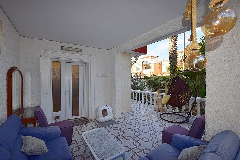 For sale - 3 Bedroom 2 Bathroom House - Detached Villa in Torrevieja - Torrevieja Centro  - Alicante
