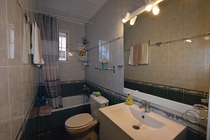 For sale - 3 Bedroom 2 Bathroom House - Detached Villa in Torrevieja - Torrevieja Centro  - Alicante