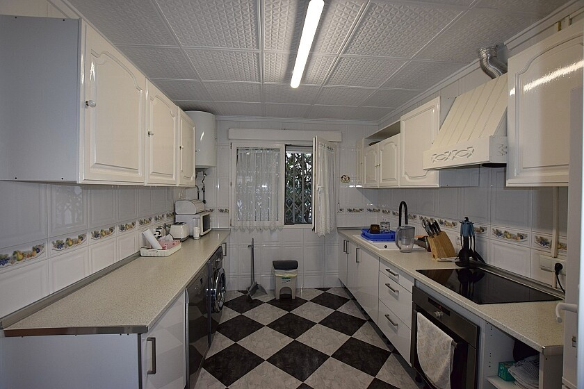 For sale - 3 Bedroom 2 Bathroom House - Detached Villa in Torrevieja - Torrevieja Centro  - Alicante