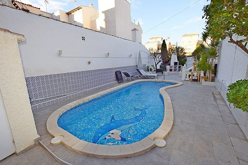For sale - 3 Bedroom 2 Bathroom House - Detached Villa in Torrevieja - Torrevieja Centro  - Alicante