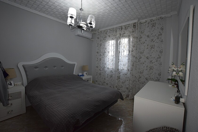 For sale - 3 Bedroom 2 Bathroom House - Detached Villa in Torrevieja - Torrevieja Centro  - Alicante