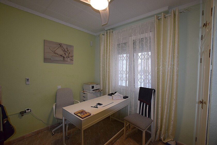 For sale - 3 Bedroom 2 Bathroom House - Detached Villa in Torrevieja - Torrevieja Centro  - Alicante