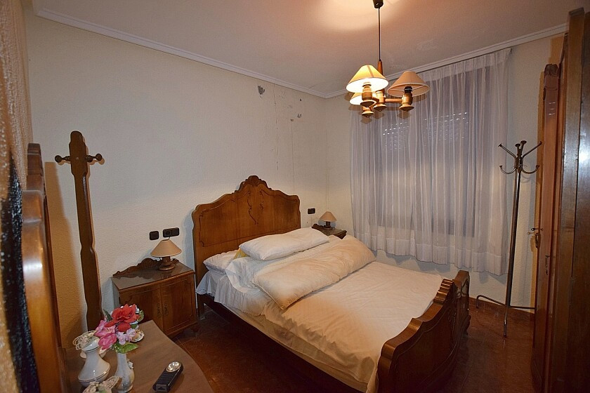 For sale - 3 Bedroom 2 Bathroom House - Detached Villa in Torrevieja - Torrevieja Centro  - Alicante