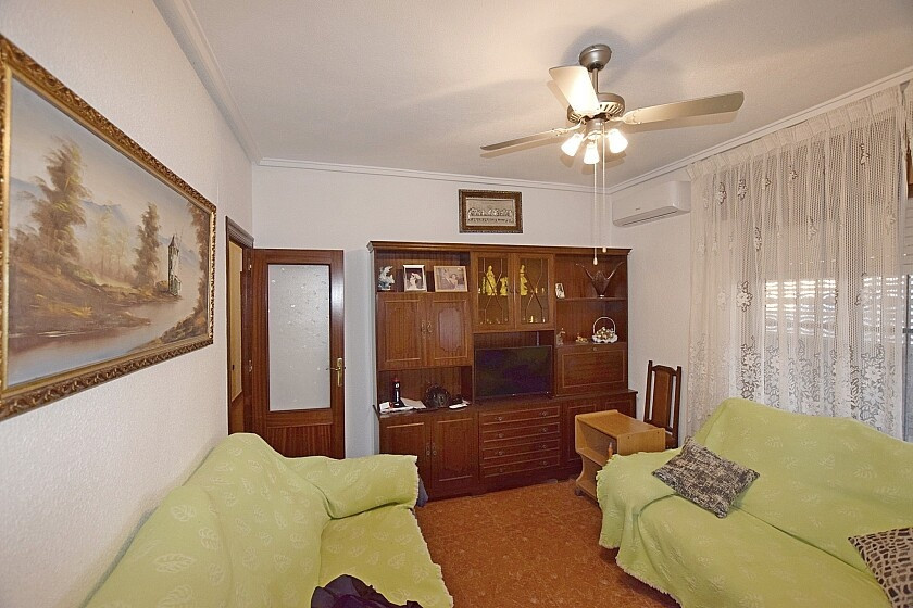 For sale - 3 Bedroom 2 Bathroom House - Detached Villa in Torrevieja - Torrevieja Centro  - Alicante
