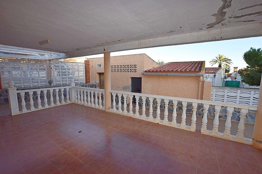 For sale - 3 Bedroom 2 Bathroom House - Detached Villa in Torrevieja - Torrevieja Centro  - Alicante