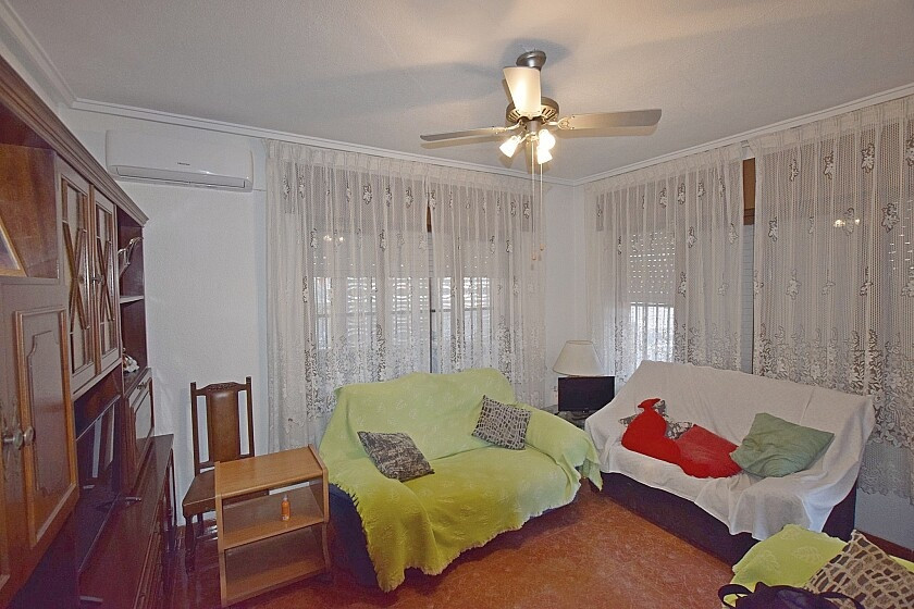 For sale - 3 Bedroom 2 Bathroom House - Detached Villa in Torrevieja - Torrevieja Centro  - Alicante