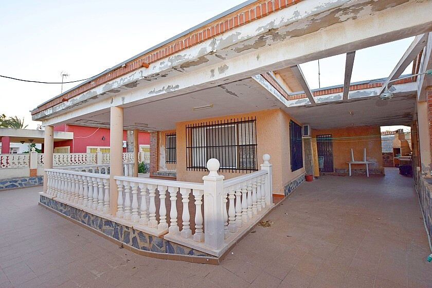 For sale - 3 Bedroom 2 Bathroom House - Detached Villa in Torrevieja - Torrevieja Centro  - Alicante