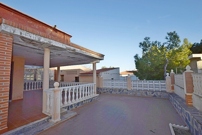 For sale - 3 Bedroom 2 Bathroom House - Detached Villa in Torrevieja - Torrevieja Centro  - Alicante