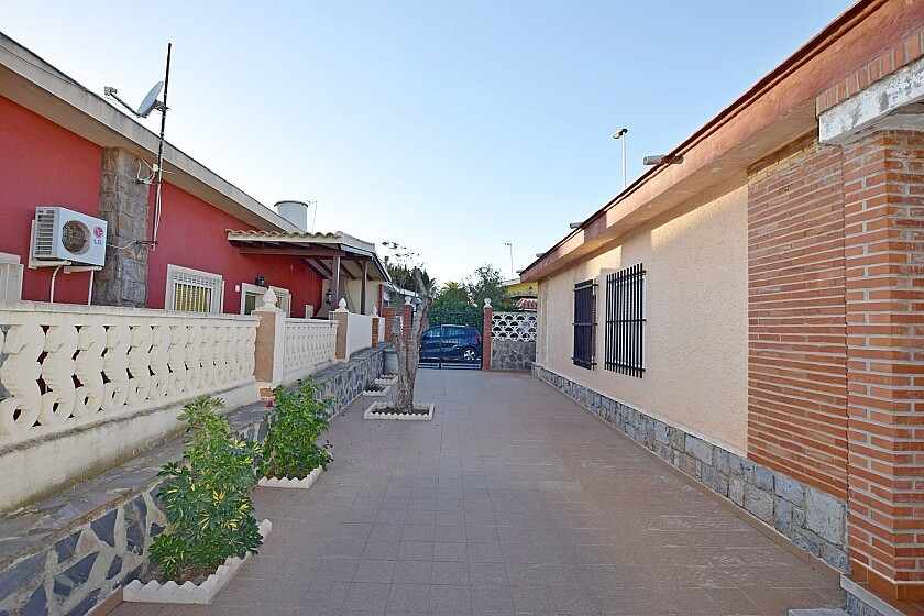 For sale - 3 Bedroom 2 Bathroom House - Detached Villa in Torrevieja - Torrevieja Centro  - Alicante