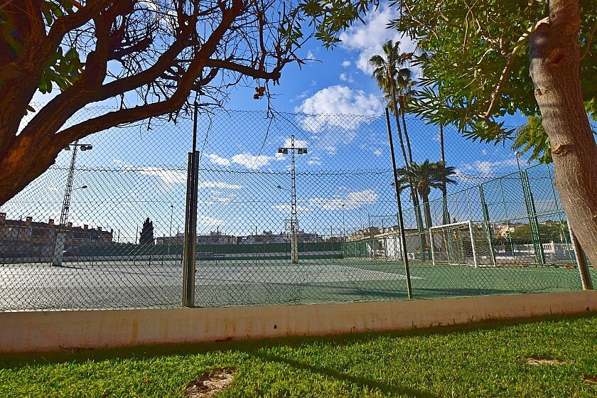 For sale - 3 Bedroom 2 Bathroom House - Detached Villa in Torrevieja - Torrevieja Centro  - Alicante