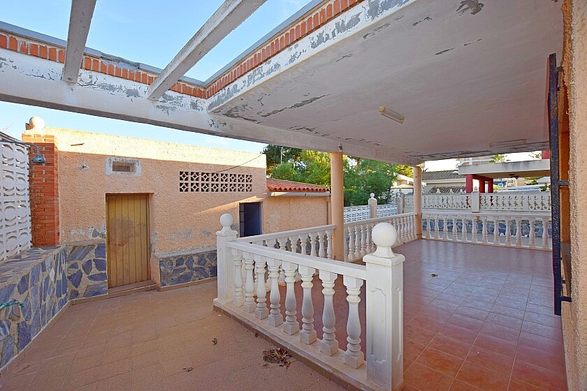 For sale - 3 Bedroom 2 Bathroom House - Detached Villa in Torrevieja - Torrevieja Centro  - Alicante