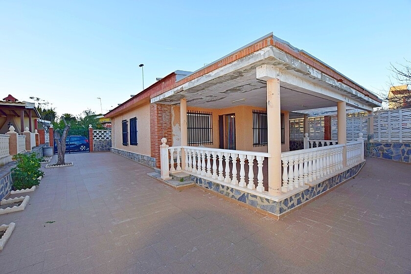 3 Bedroom 2 Bathroom House - Detached Villa in Torrevieja