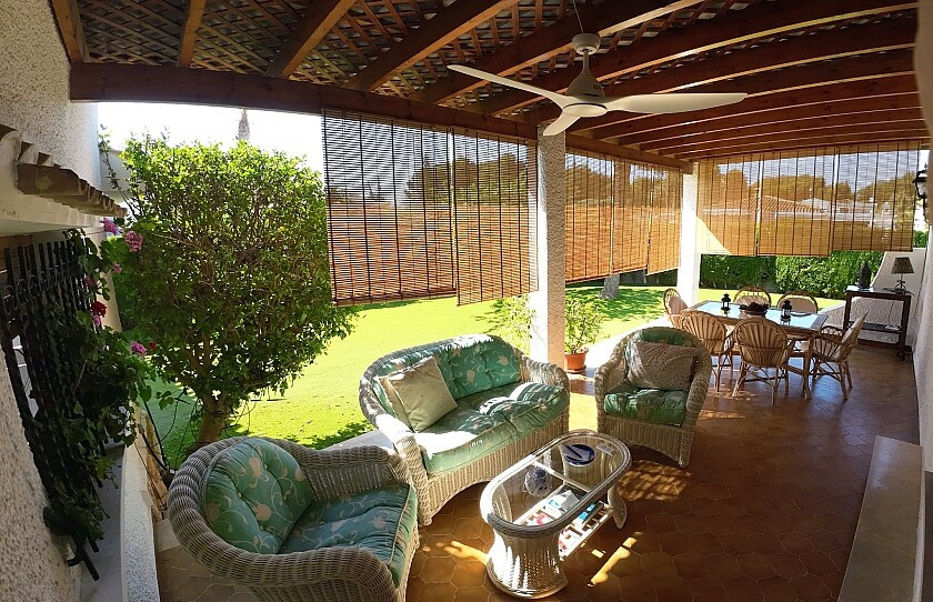 For sale - 5 Bedroom 2 Bathroom House - Bungalow in Orihuela - Dehesa de Campoamor  - Alicante