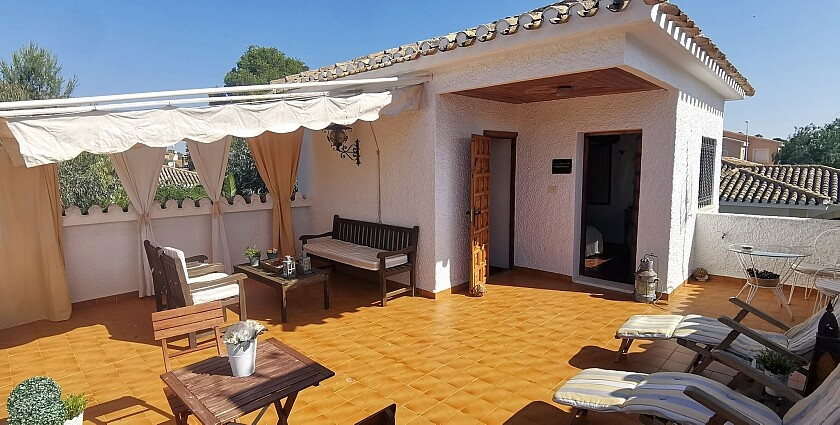 For sale - 5 Bedroom 2 Bathroom House - Bungalow in Orihuela - Dehesa de Campoamor  - Alicante