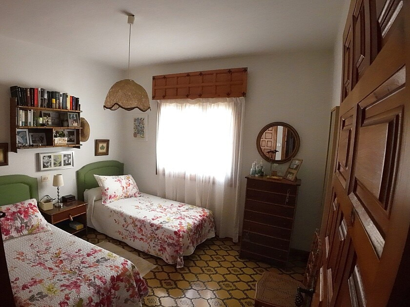For sale - 5 Bedroom 2 Bathroom House - Bungalow in Orihuela - Dehesa de Campoamor  - Alicante