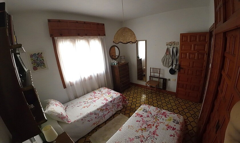 For sale - 5 Bedroom 2 Bathroom House - Bungalow in Orihuela - Dehesa de Campoamor  - Alicante