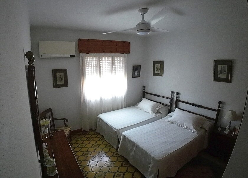 For sale - 5 Bedroom 2 Bathroom House - Bungalow in Orihuela - Dehesa de Campoamor  - Alicante