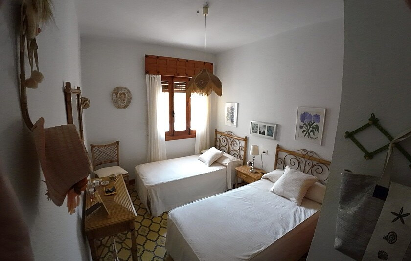 For sale - 5 Bedroom 2 Bathroom House - Bungalow in Orihuela - Dehesa de Campoamor  - Alicante