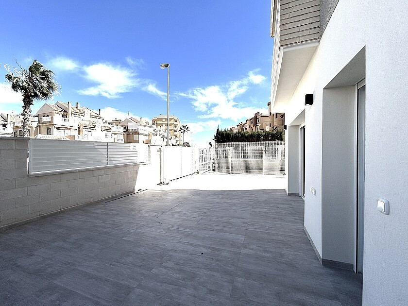For sale - 3 Bedroom 2 Bathroom Apartment - Ground Floor Apartment in Torrevieja - La Mata  - Alicante