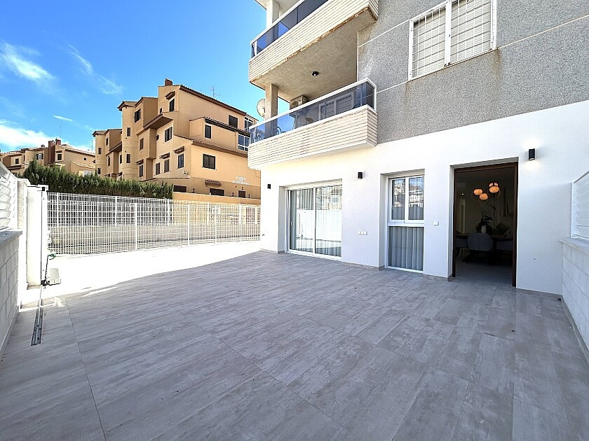 For sale - 3 Bedroom 2 Bathroom Apartment - Ground Floor Apartment in Torrevieja - La Mata  - Alicante