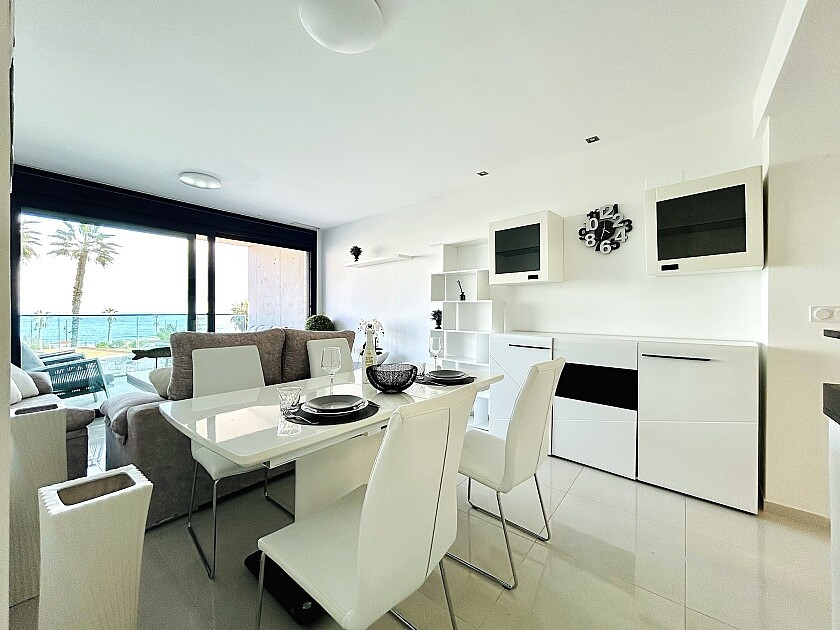 For sale - 2 Bedroom 2 Bathroom Apartment - Middle Floor Apartment in Orihuela - Punta Prima  - Alicante