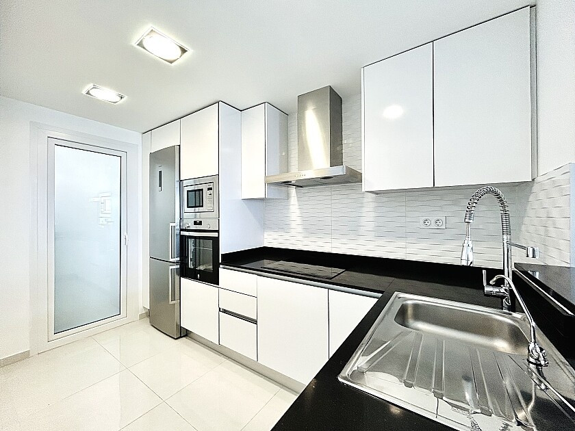 For sale - 2 Bedroom 2 Bathroom Apartment - Middle Floor Apartment in Orihuela - Punta Prima  - Alicante