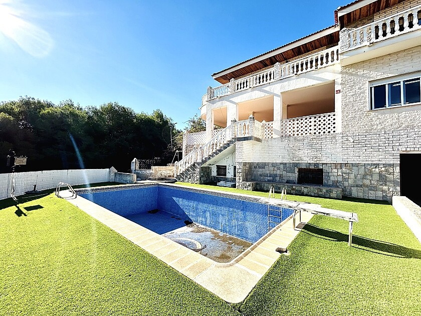 For sale - 10 Bedroom 9 Bathroom House - Detached Villa in Orihuela - Dehesa de Campoamor  - Alicante