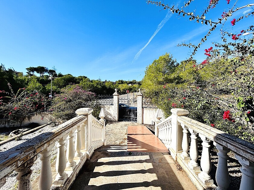 For sale - 10 Bedroom 9 Bathroom House - Detached Villa in Orihuela - Dehesa de Campoamor  - Alicante