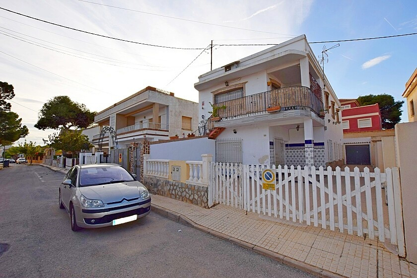 For sale - 5 Bedroom 1 Bathroom Apartment - Ground Floor Apartment in Pilar de la Horadada - Torre de la Horadada  - Alicante