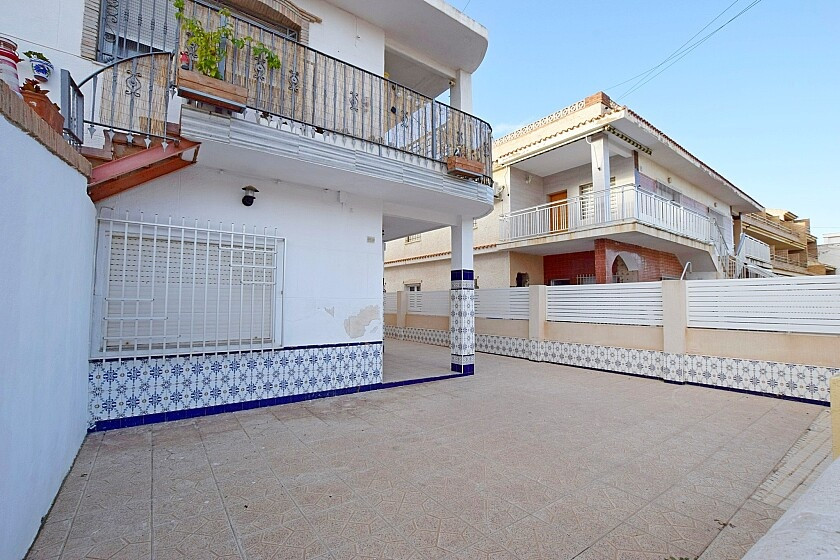For sale - 5 Bedroom 1 Bathroom Apartment - Ground Floor Apartment in Pilar de la Horadada - Torre de la Horadada  - Alicante