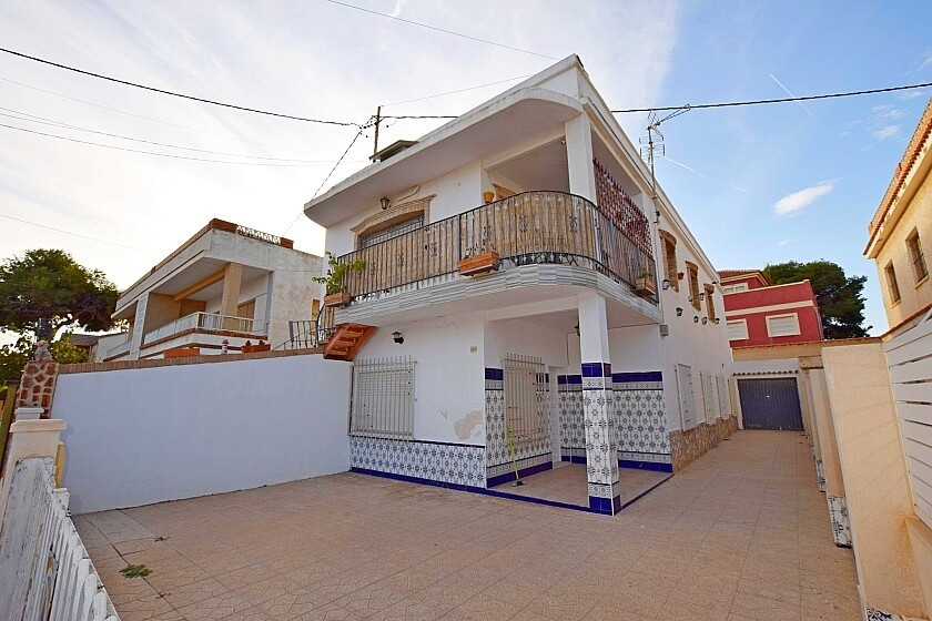 5 Bedroom 1 Bathroom Apartment - Ground Floor Apartment in Pilar de la Horadada