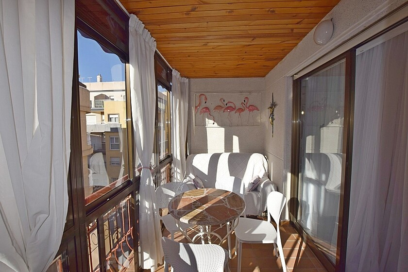 For sale - 2 Bedroom 1 Bathroom Apartment - Middle Floor Apartment in Torrevieja - Playa de los Locos  - Alicante