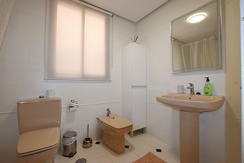 For sale - 2 Bedroom 1 Bathroom Apartment - Middle Floor Apartment in Torrevieja - Playa de los Locos  - Alicante
